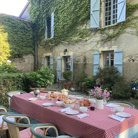 Les Pesques Bed and Breakfast *
